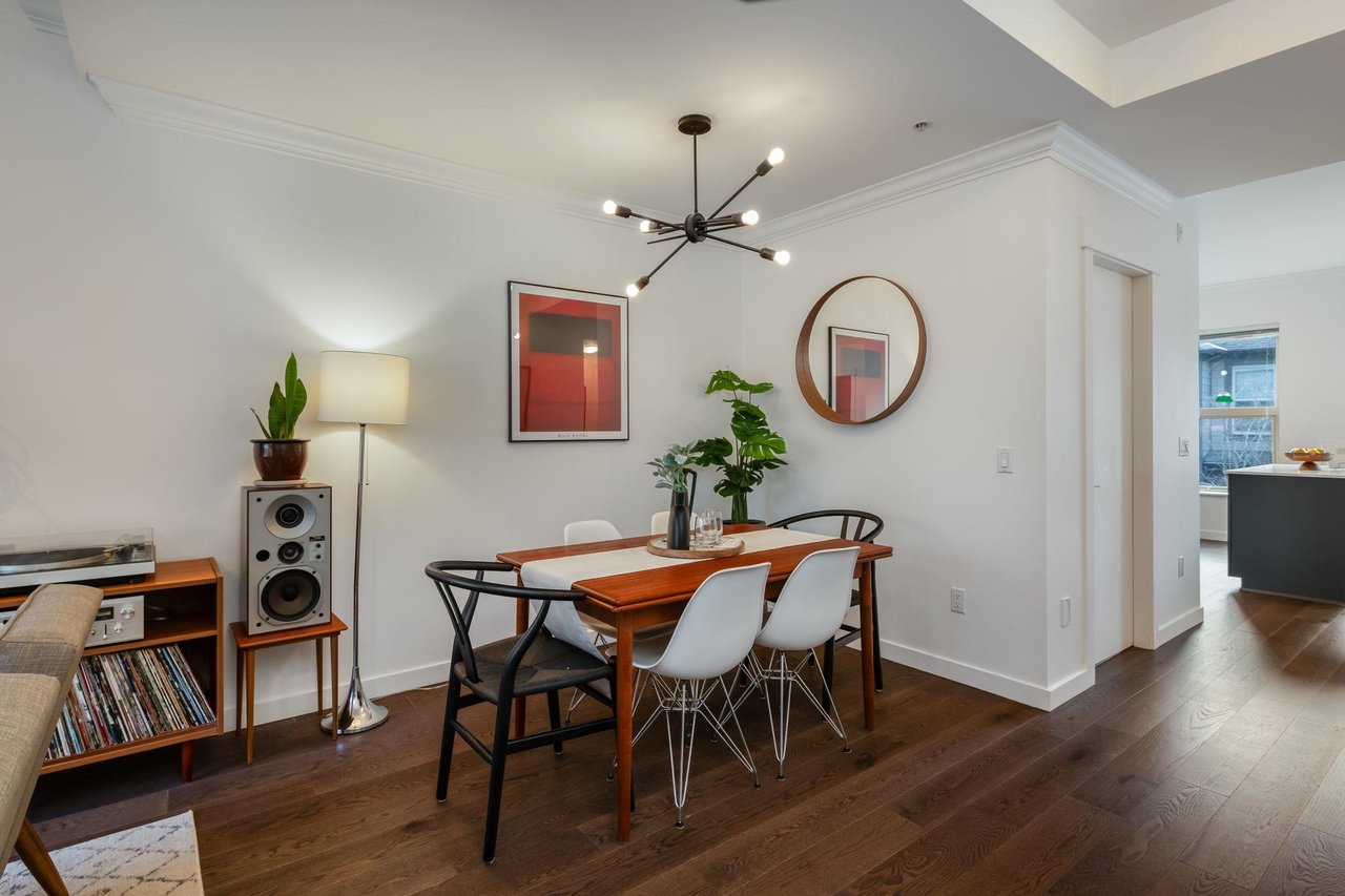 10-308 E 14th St