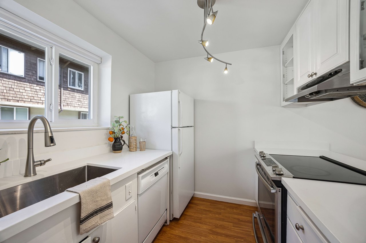 Sunny Townhome in Corte Madera