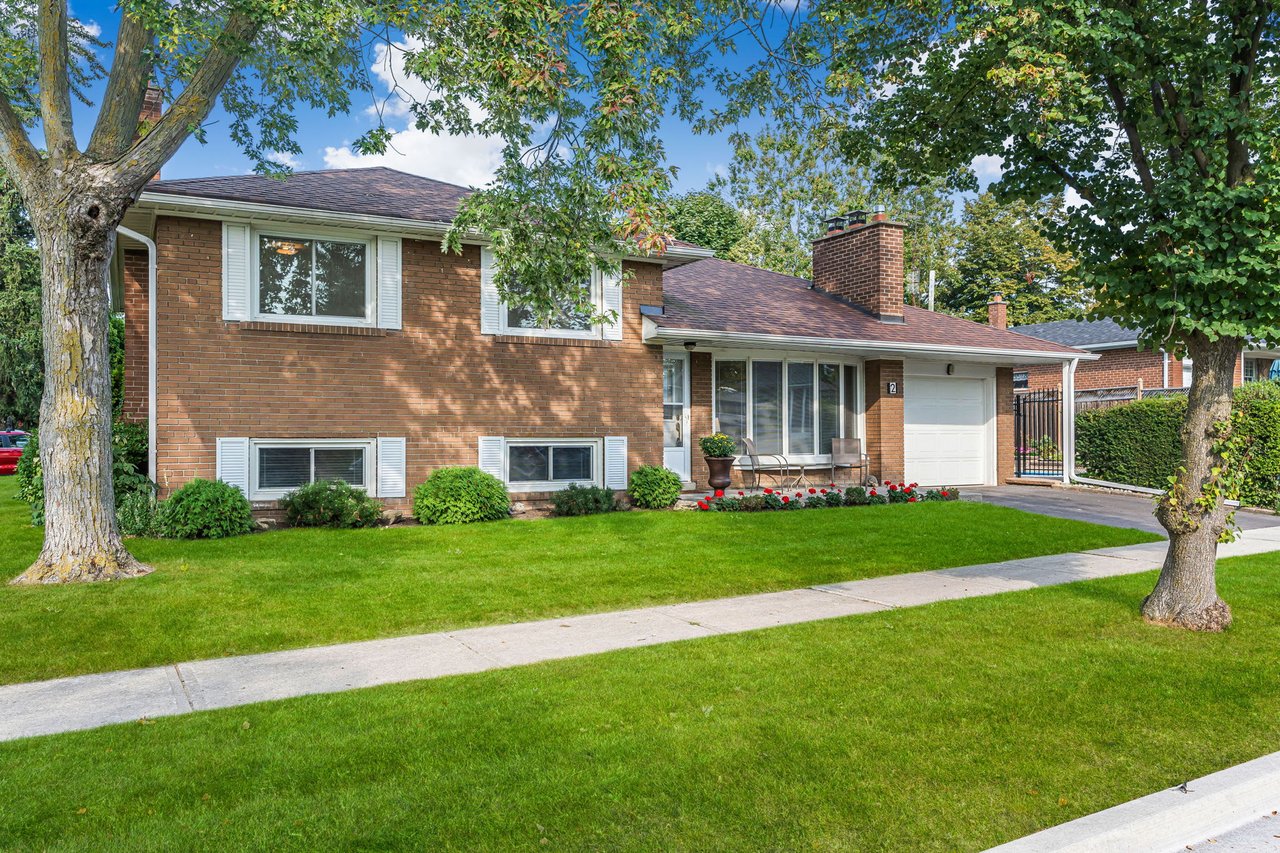 2 Guernsey Dr, Etobicoke Toronto