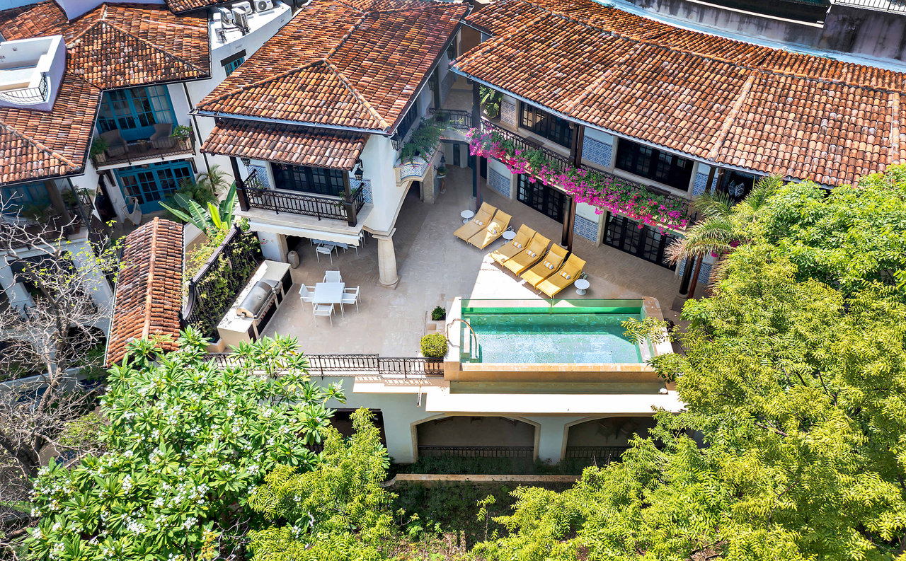 27 Cartagena | Unique Luxury Beachfront Home