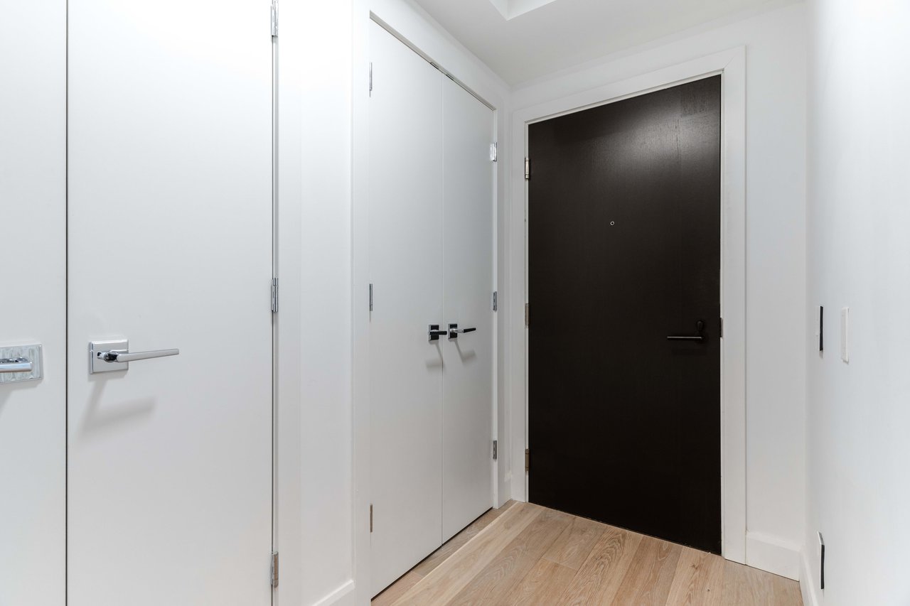 Yorkville Private Estates Suite 2702