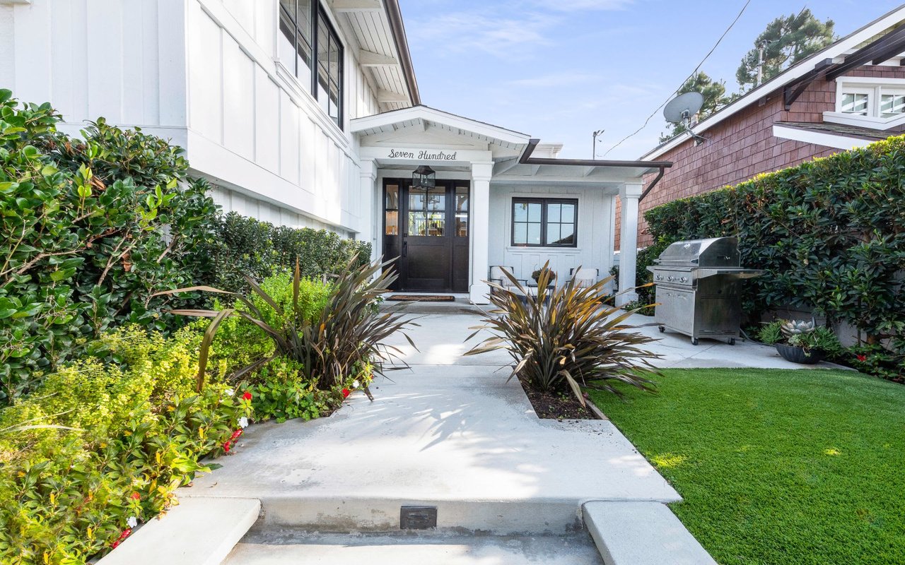 700 Poppy Ave