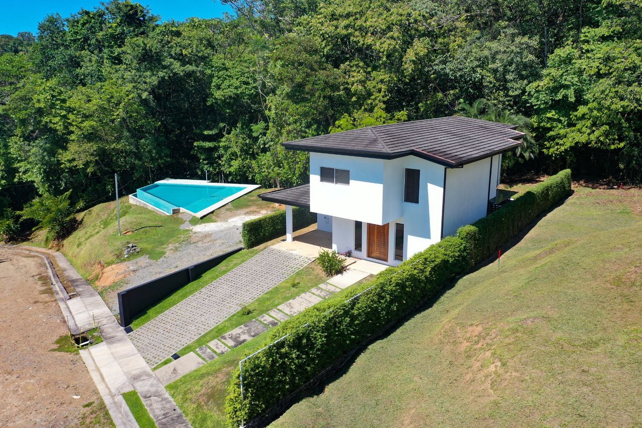 Coastal Ocean View Townhouse, Dominical, Puntarenas