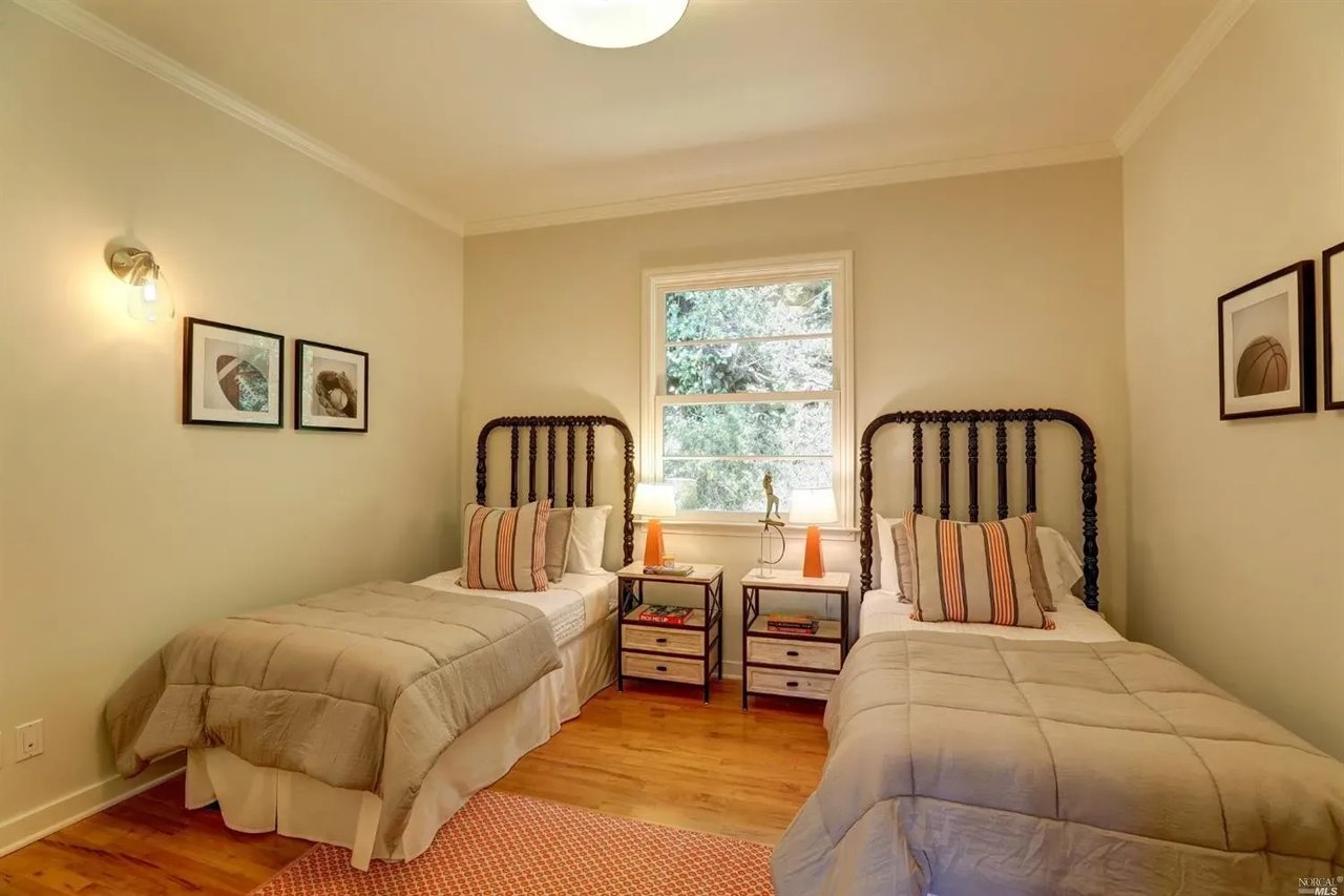 116 Winding Way