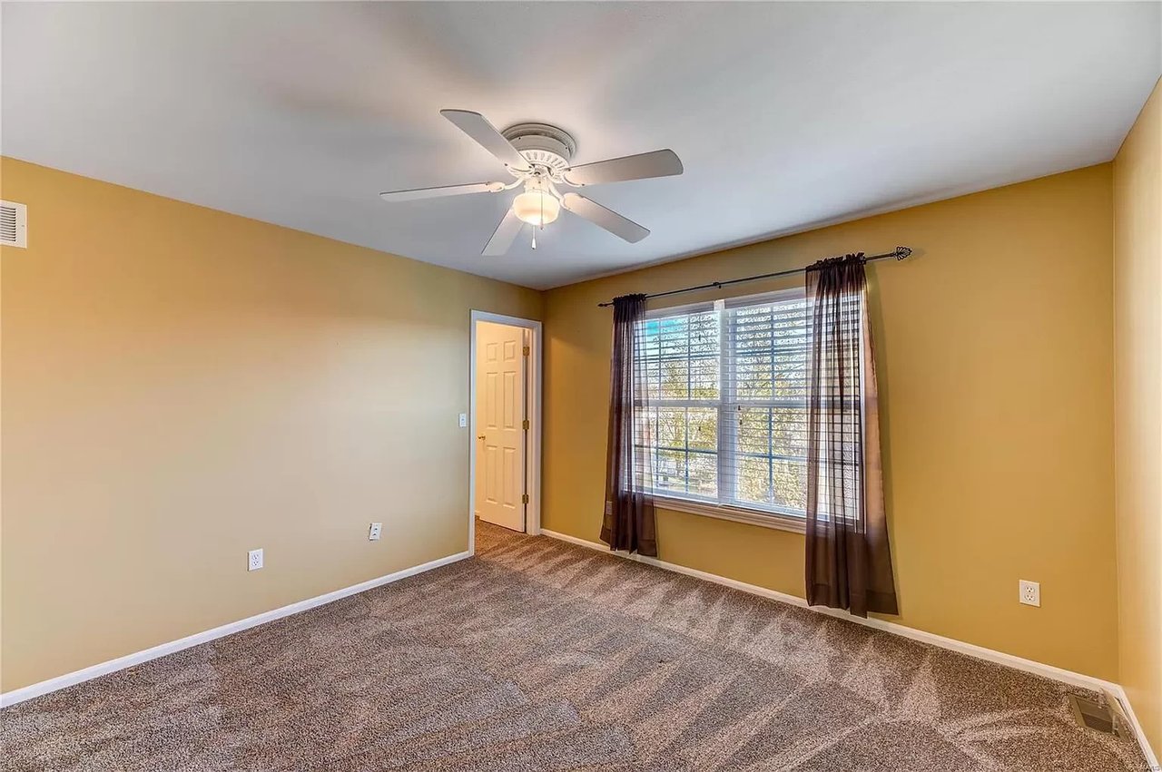 217 Strathmoor Way