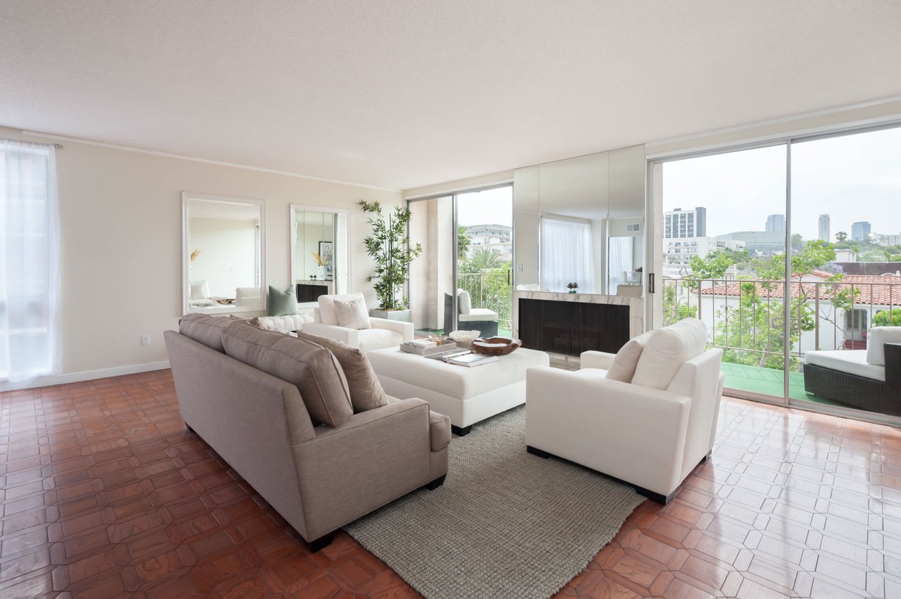 450 S Maple Drive, #302