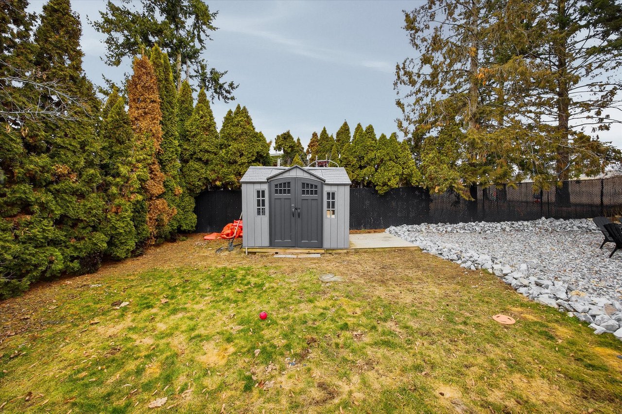 1492 Forest Ave