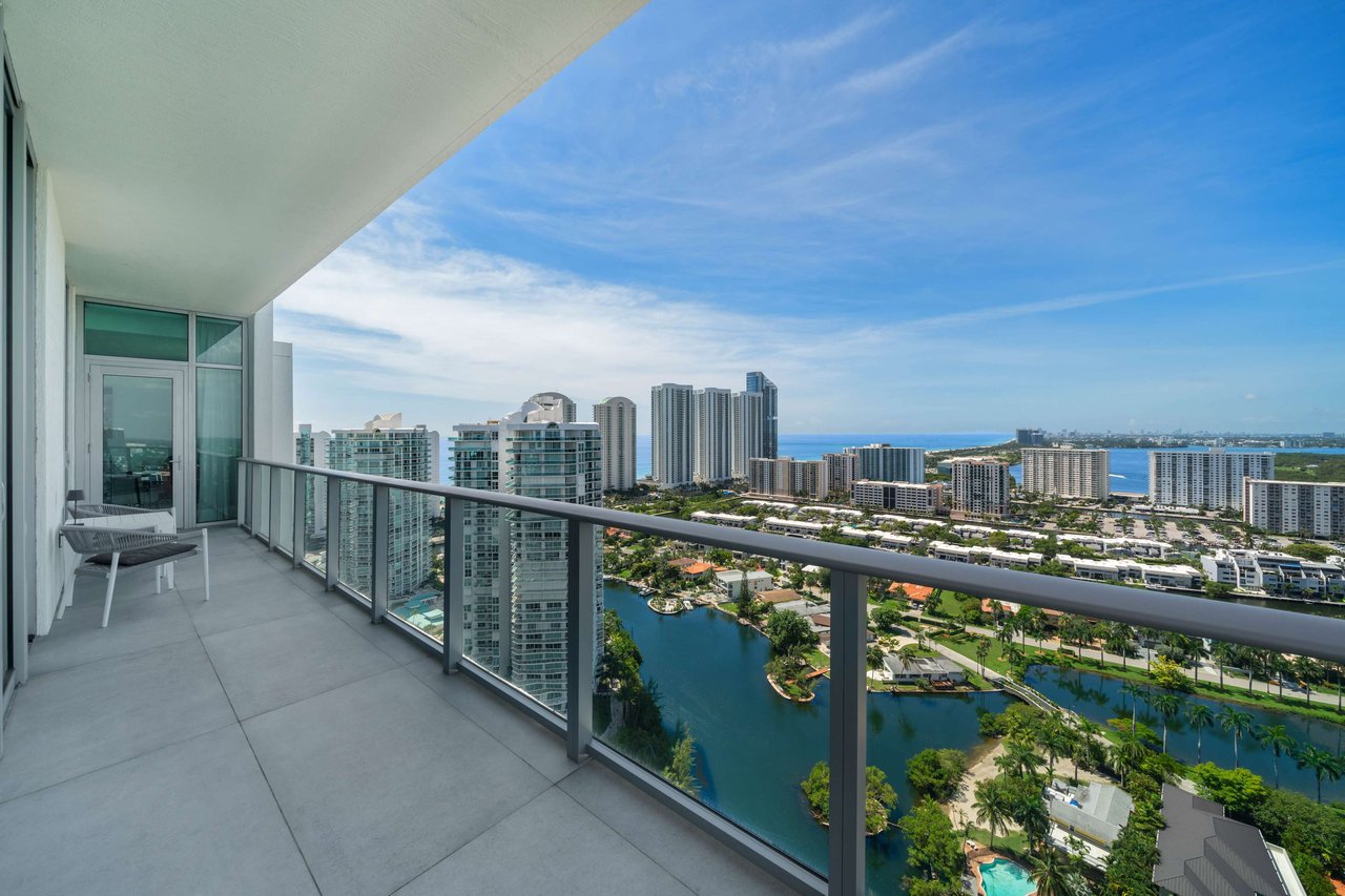 330 Sunny Isles Blvd, Unit 5TS01