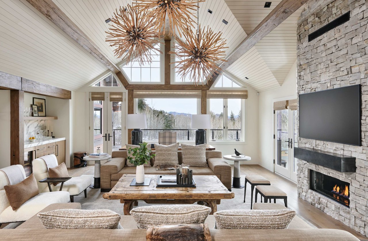  Chic Mountain Luxury Home in Aspen. 