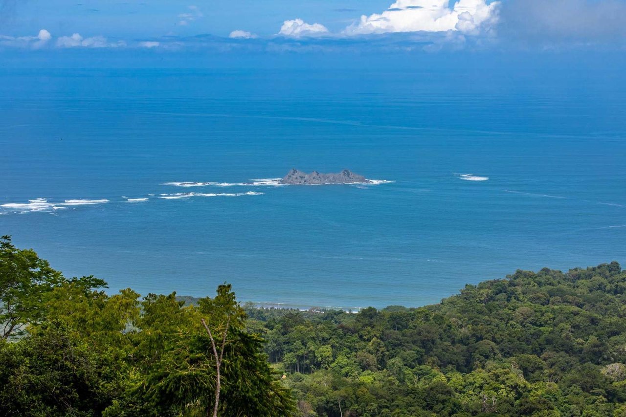Rare Opportunity: Pristine 16-Acre Oceanview Sanctuary for Exclusive Development in Uvita