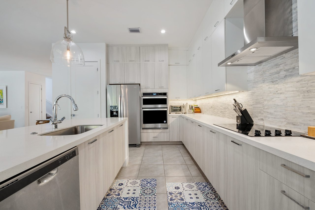 8118 NW 46th Terrace