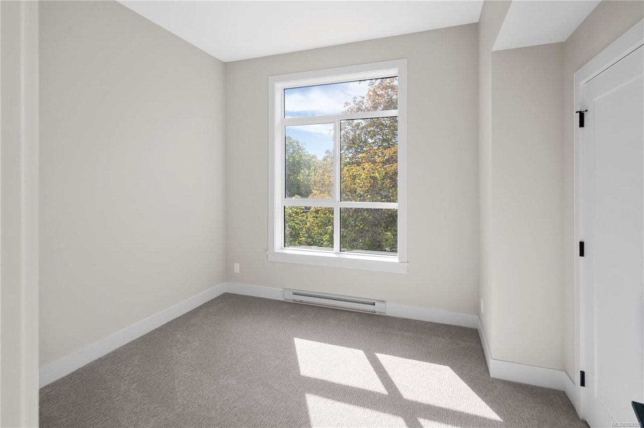 2706 Graham St, Victoria