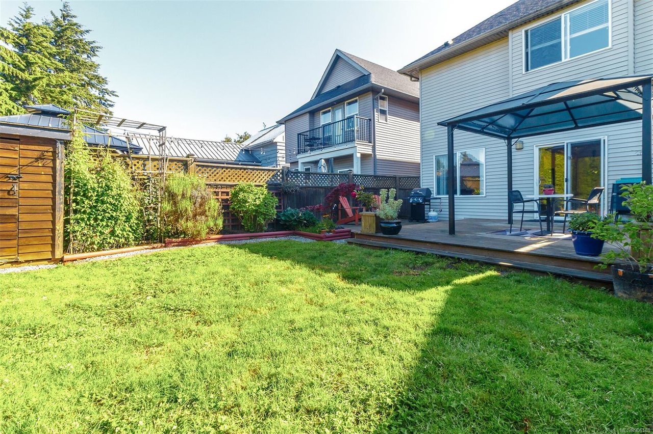 2074 Solent St, Sooke