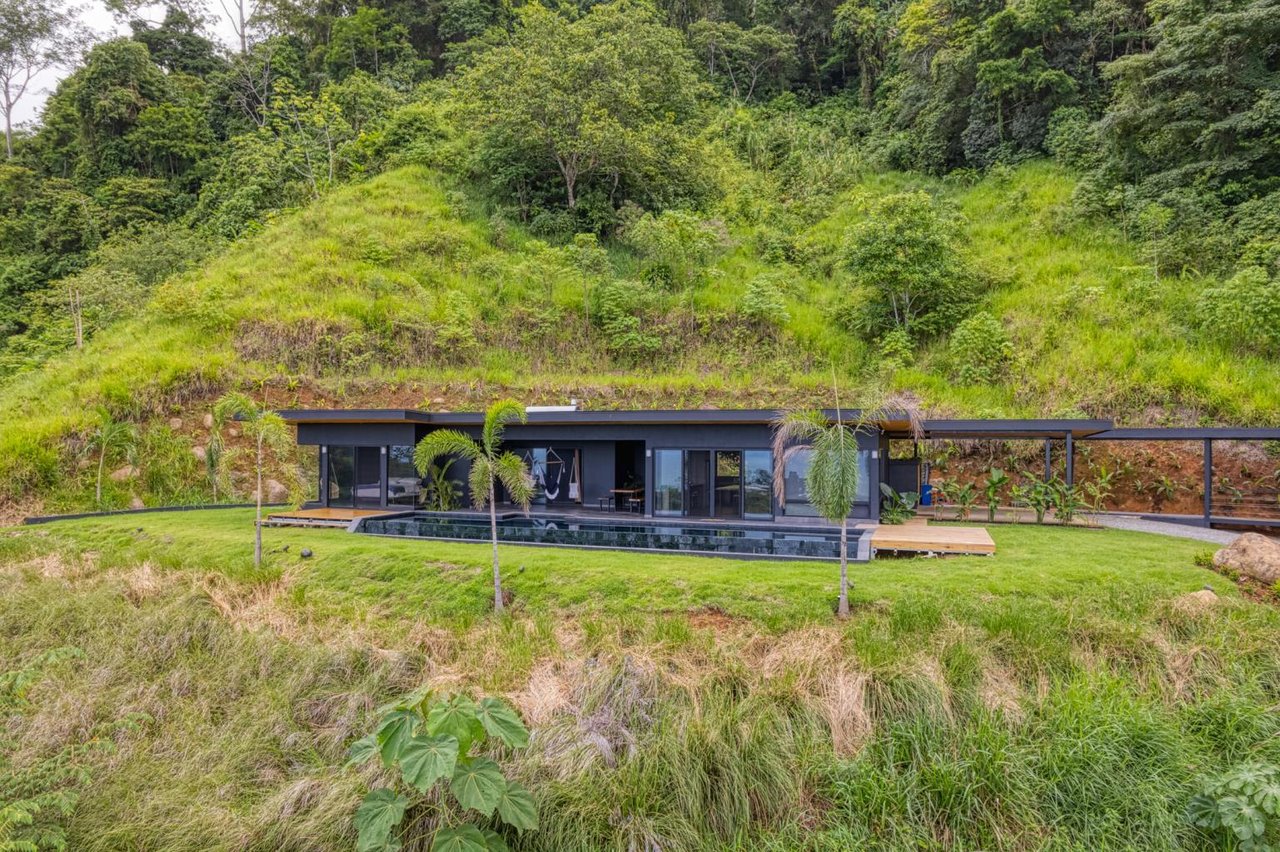 3 Bedroom Ocean View Estate