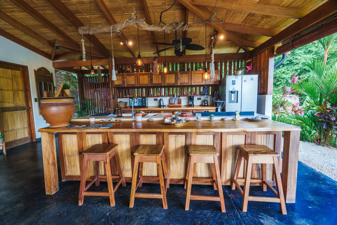 Balinese Vacation Rental Estate, Santa Teresa, Puntarenas