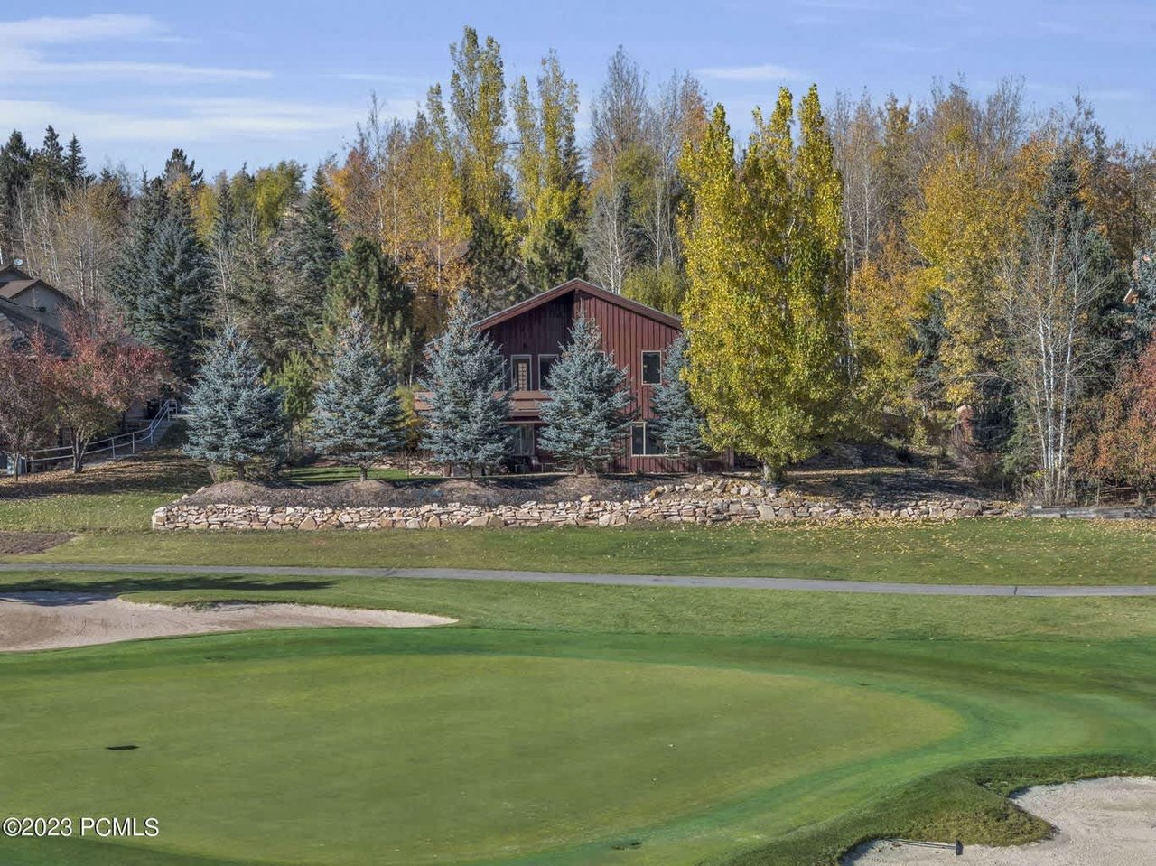 3461 W Saddleback Road