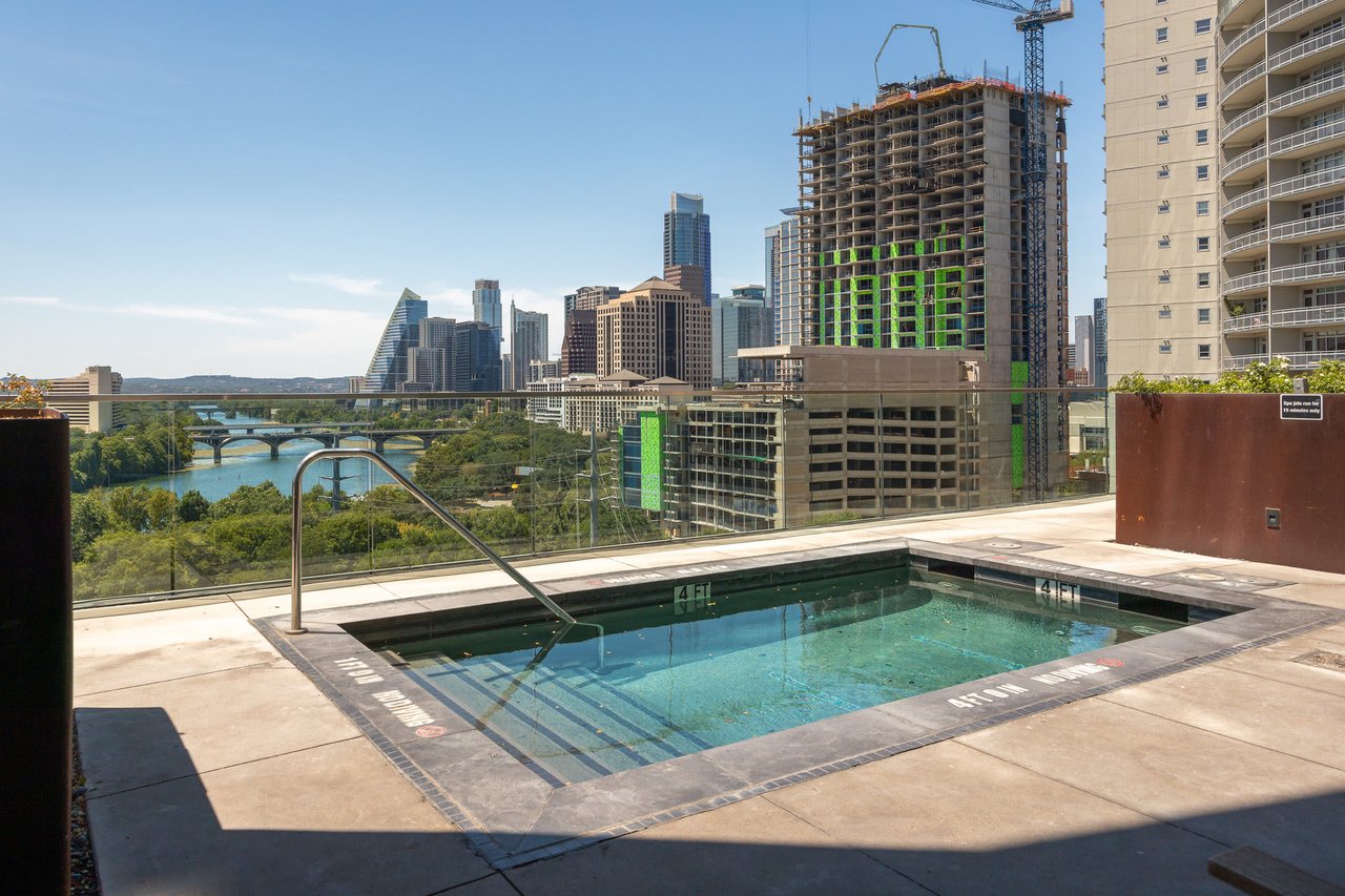 70 Rainey St Unit: 1608