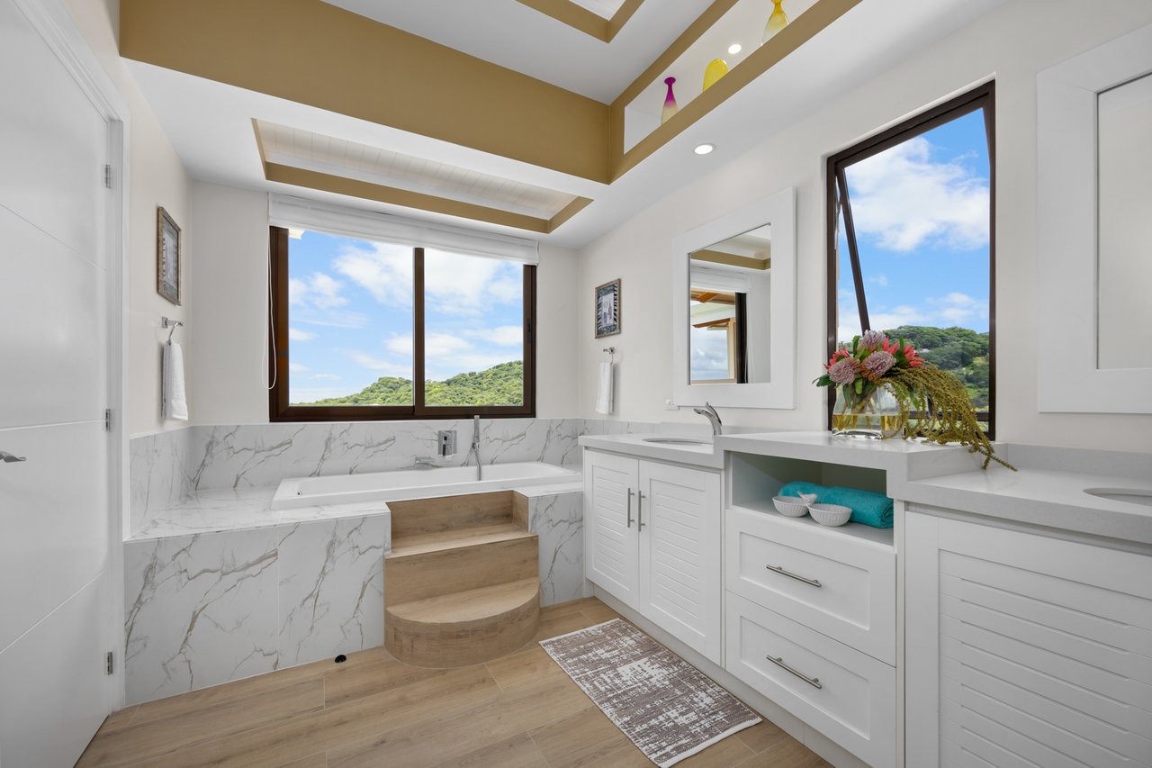 Ocean View Elevator Estate, Flamingo, Guanacaste