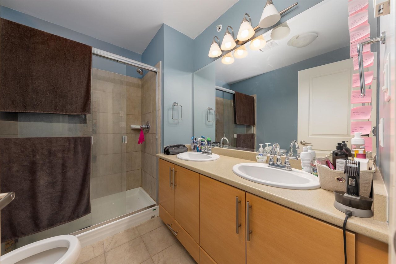 1214 Village Green Wy
