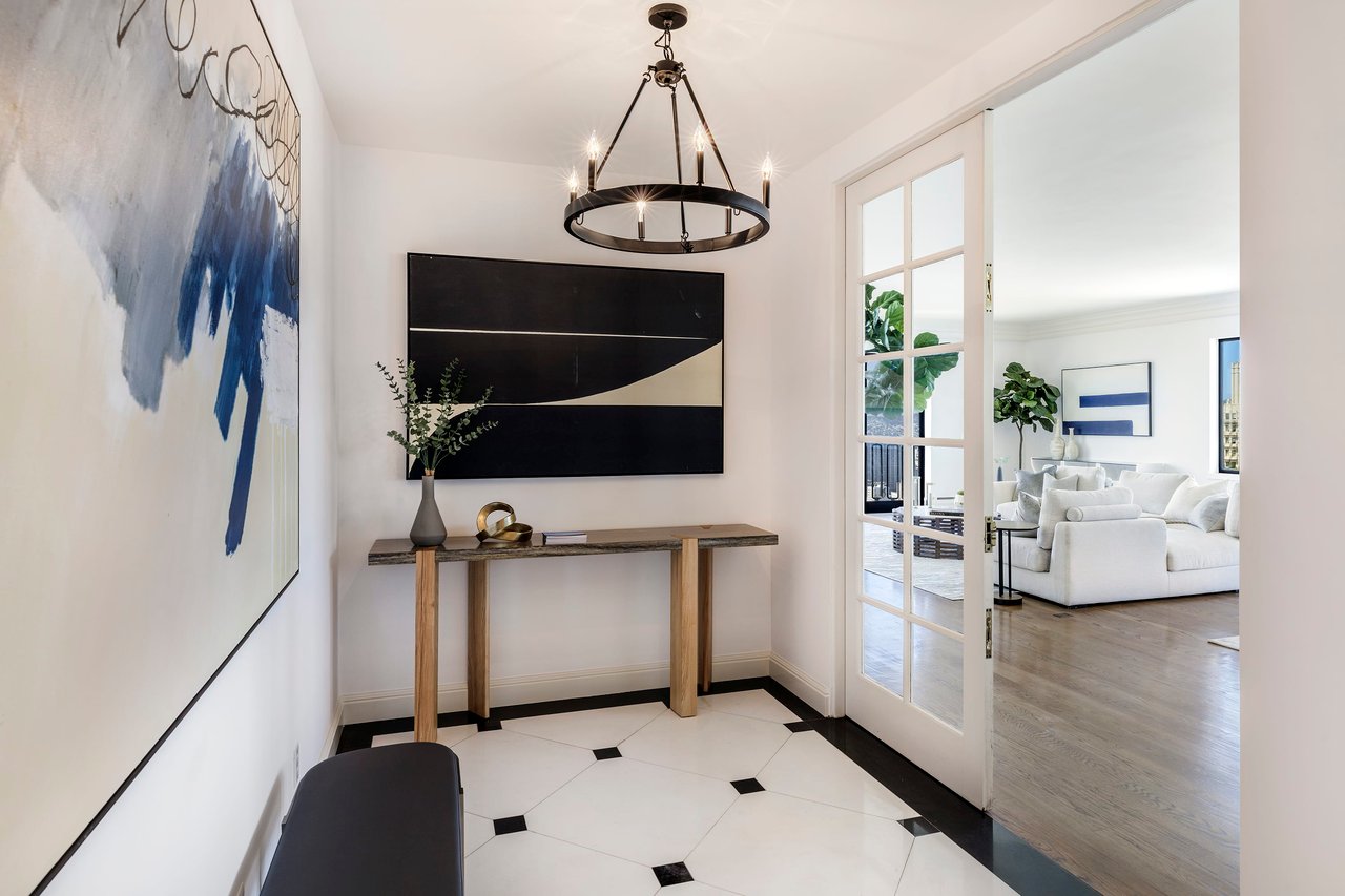 2,027 SqFt Corner View Condo On Nob Hill