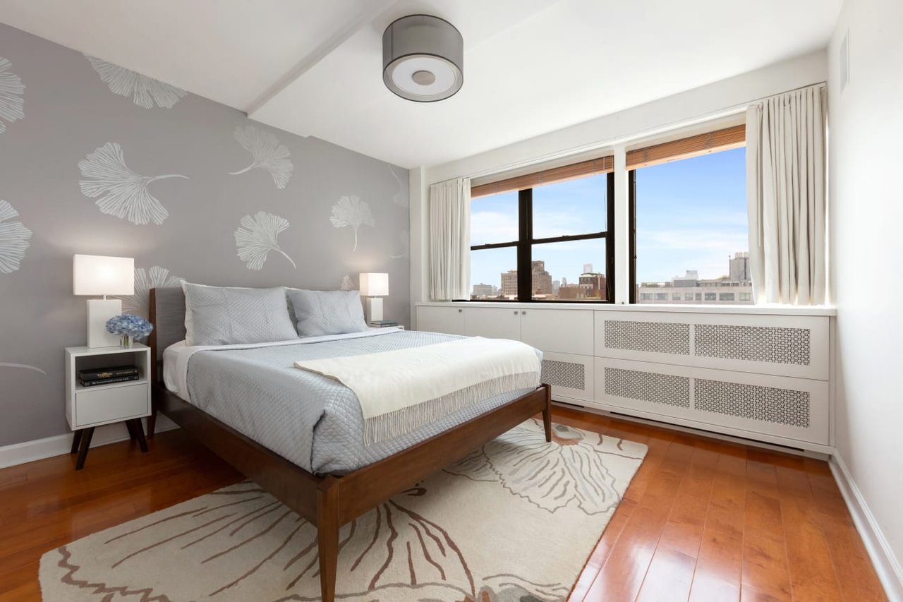 210 E 15th St, #10HJK