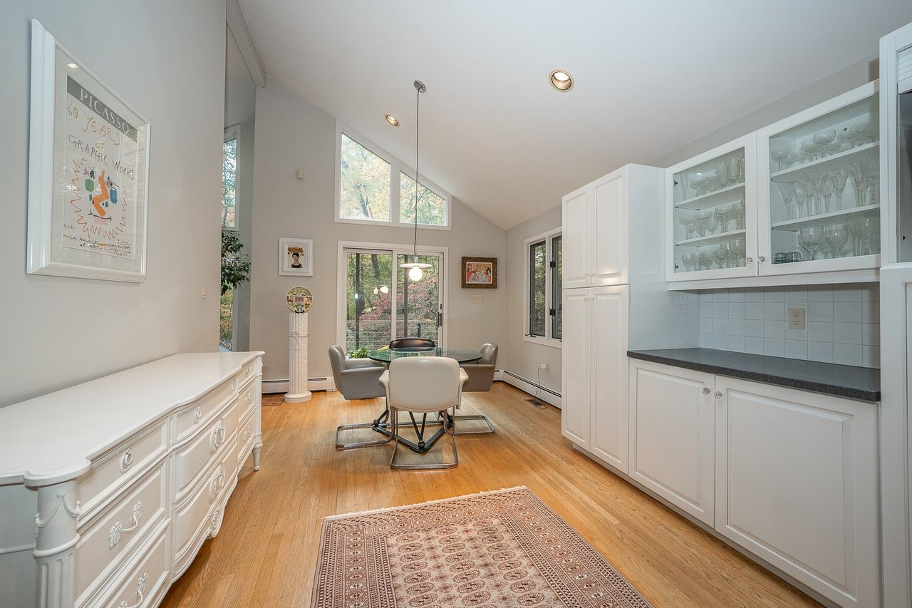 334 Malin Rd