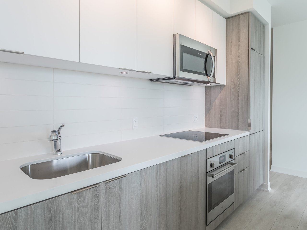 SOUTH HILL TERRACE SUITE
