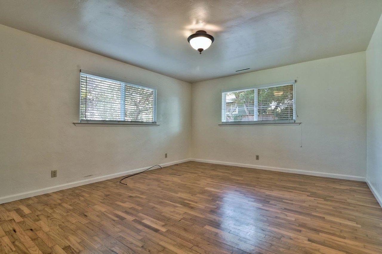 2887 Oak Knoll Rd