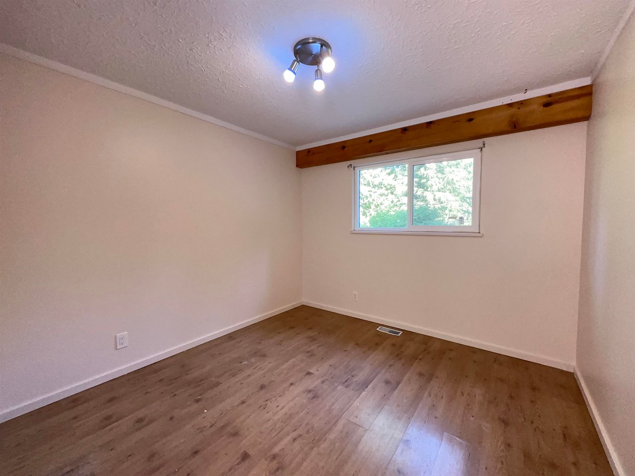 1100 Fernwood Rd