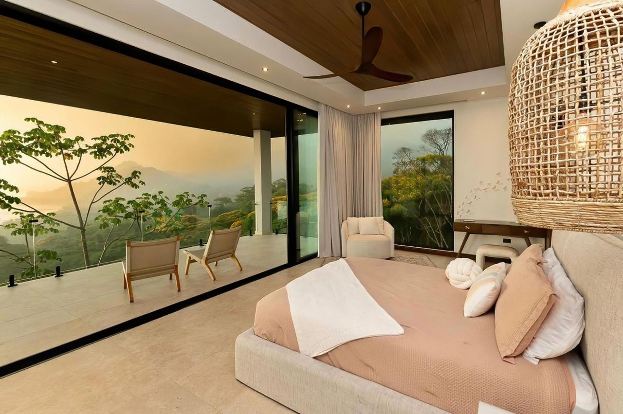 Solar Powered Oceanview Estate, Dominical, Puntarenas