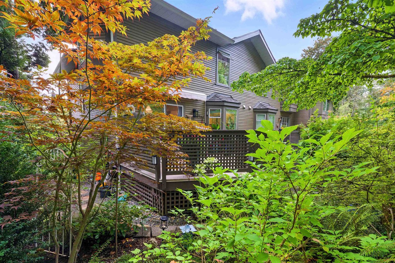 8885 Larkfield Dr