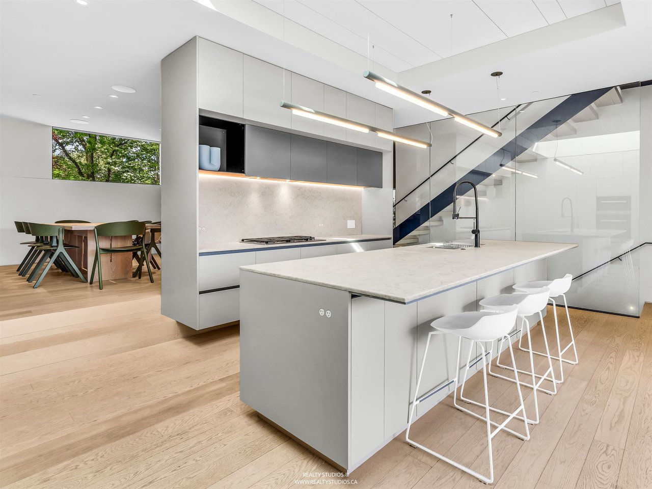 366 W 22nd Ave