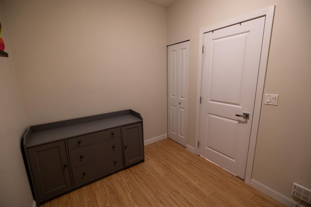 205-5655 Inman Ave