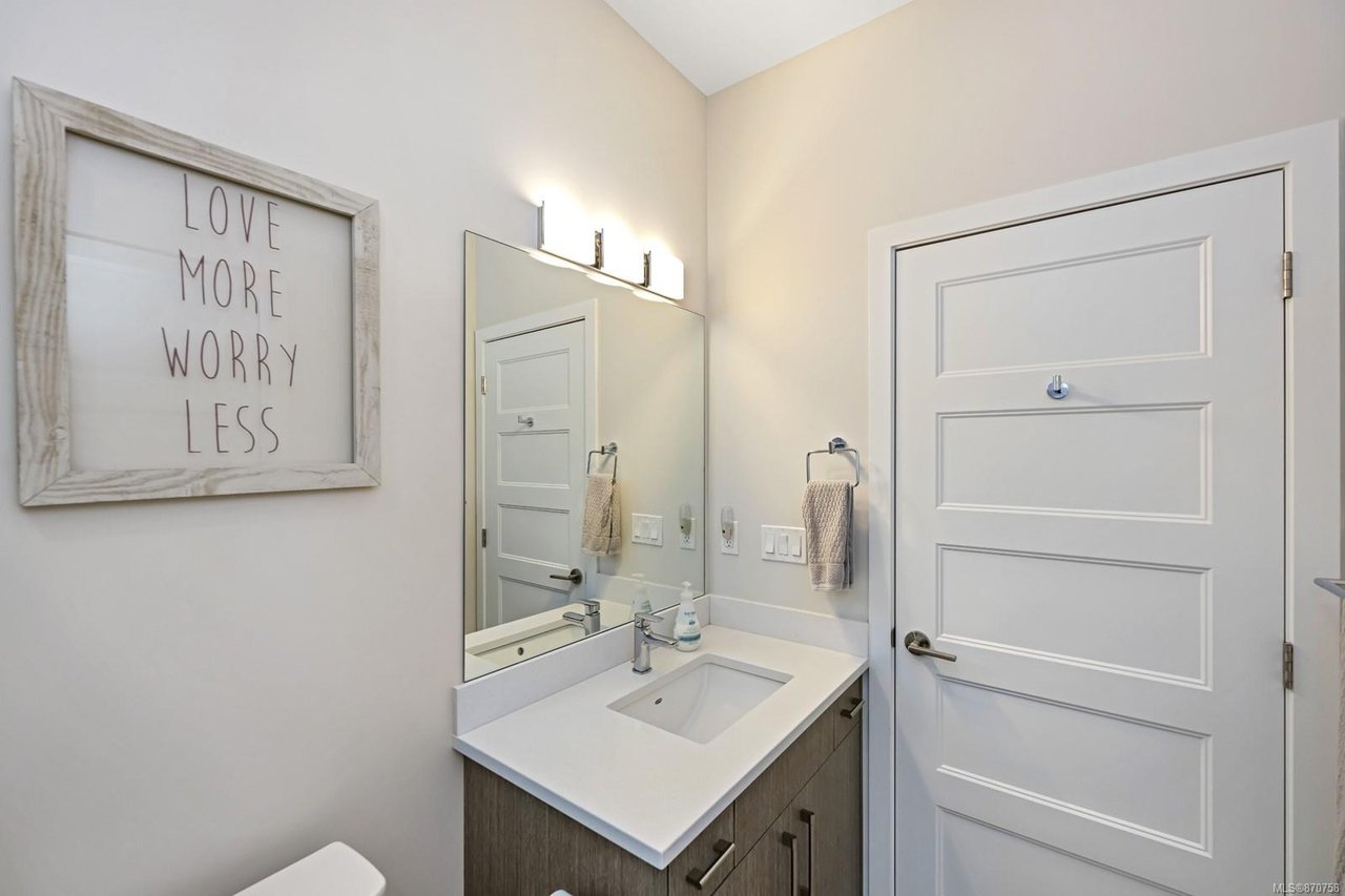 2214 Echo Valley Rise, Langford