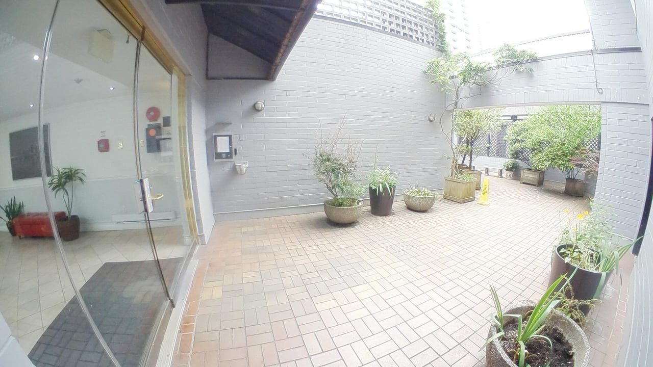 203-1270 Robson St