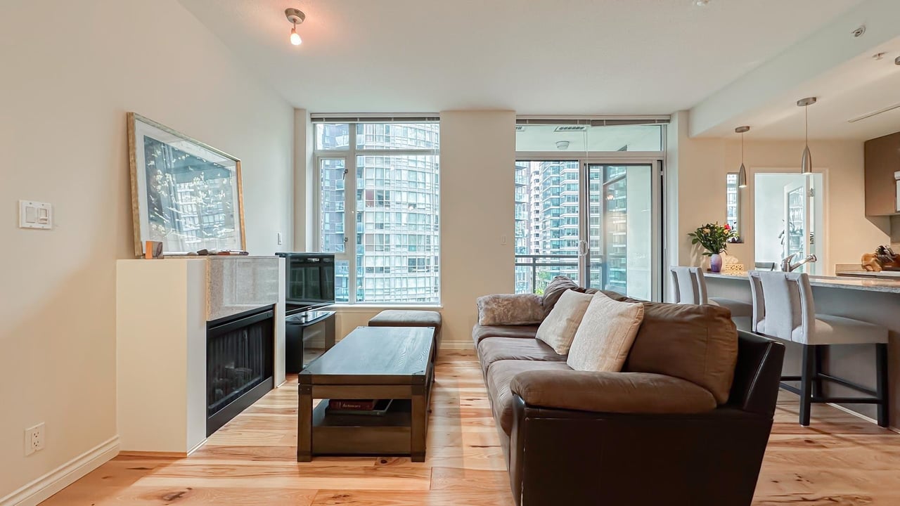 1001-1211 Melville St