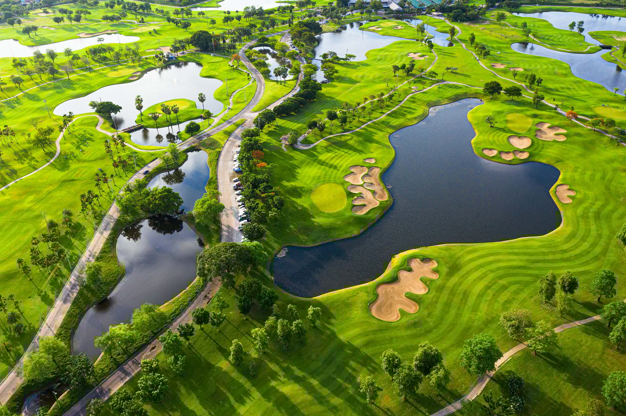 The Lakes Country Club