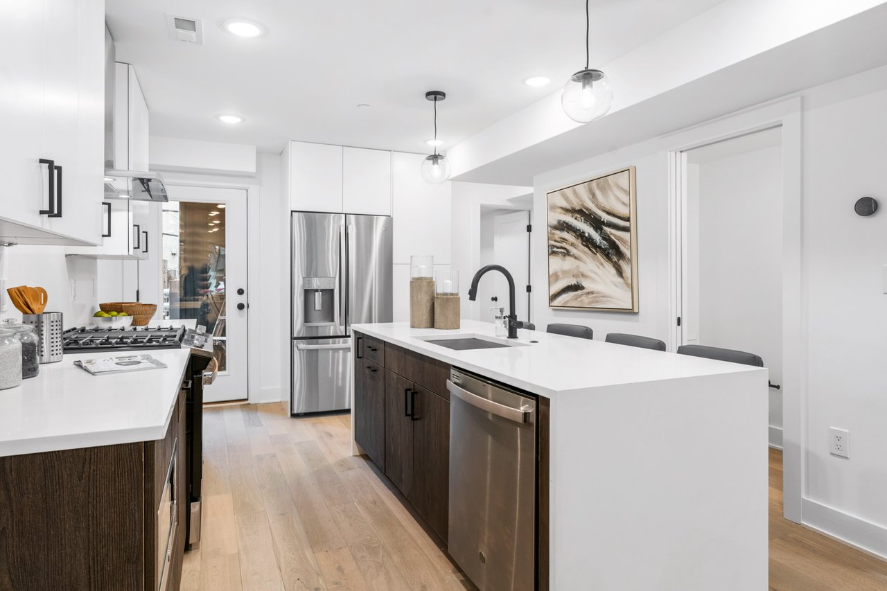 1915 Christian Street #1