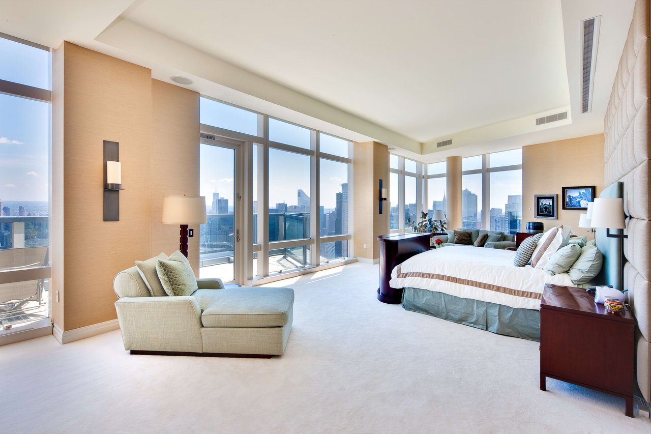 80 Columbus Circle, 76B