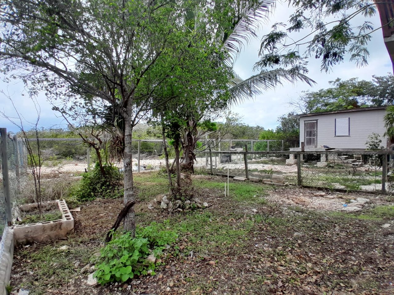 Tropical off-beach, off-grid 2-story home less than half mile to the famous Secret Beach.