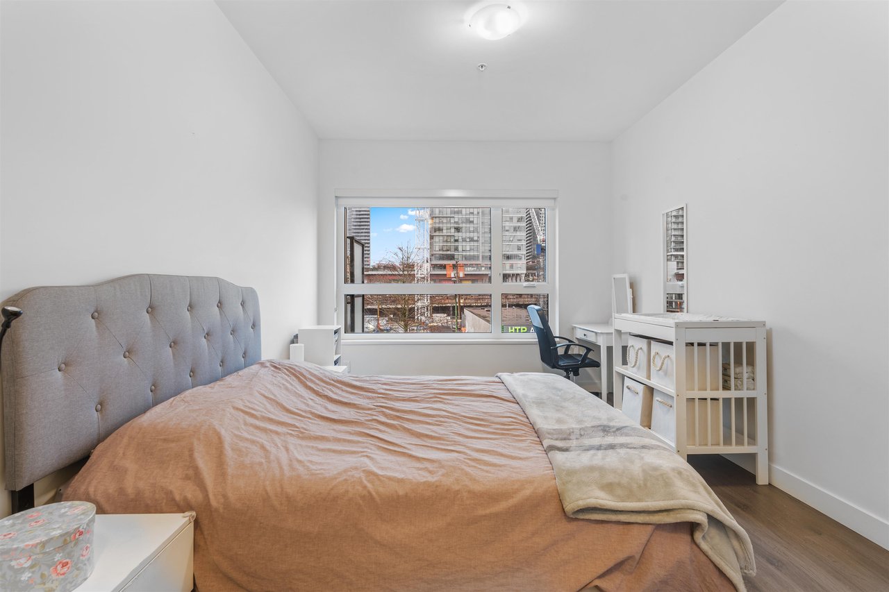 304-4468 Dawson St