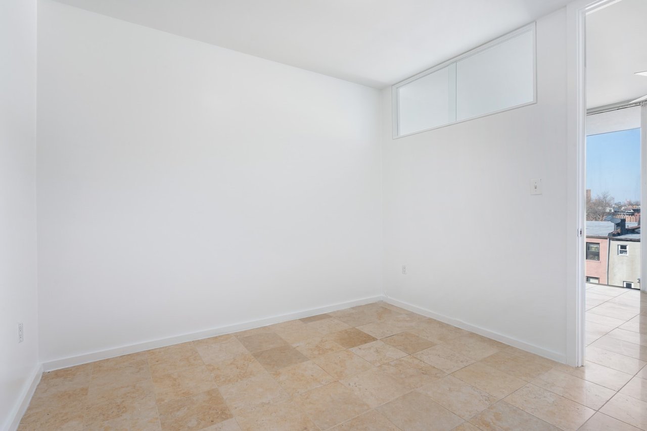 935 Pacific St, #302