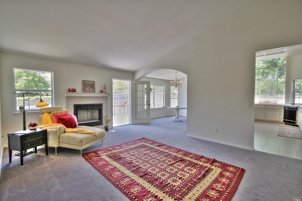 80 Windsor Ln