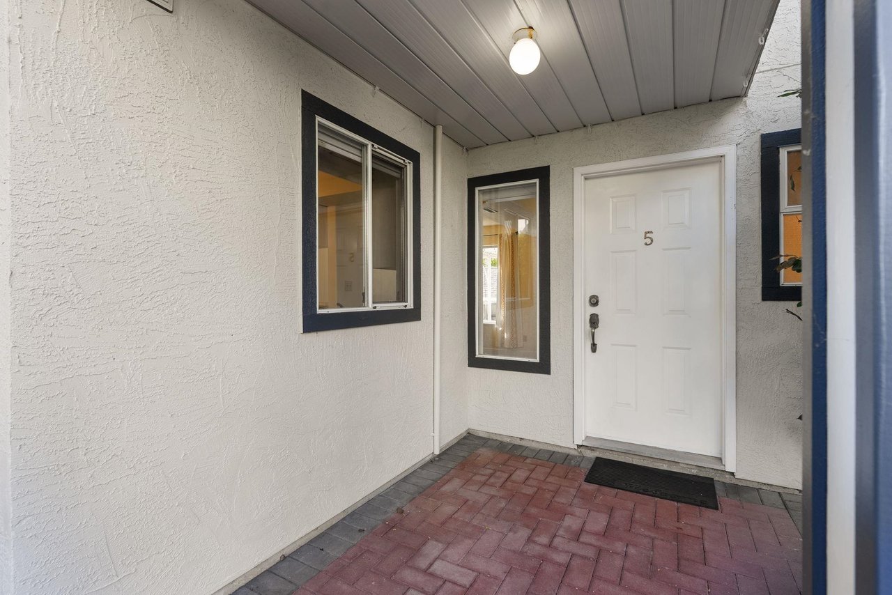 5-4890 48 Ave