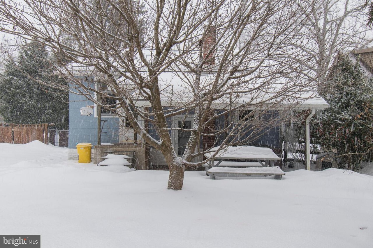 52 WEISS AVE