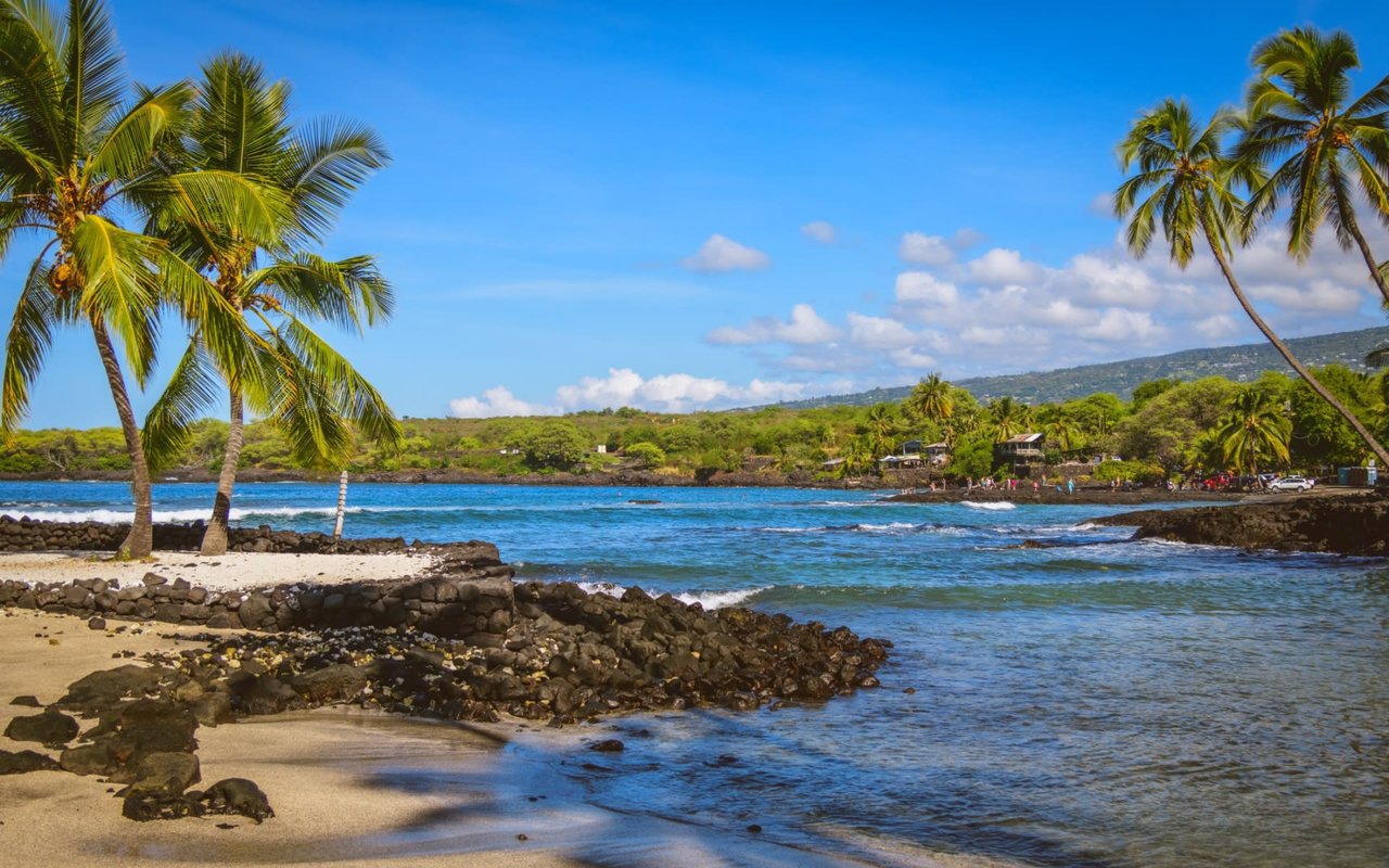 Is a Big Island Neighborhood With an HOA Right for You?