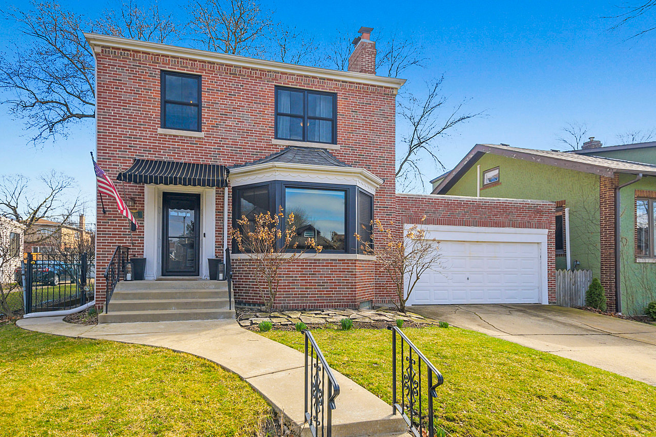 10633 S. Oakley Ave.