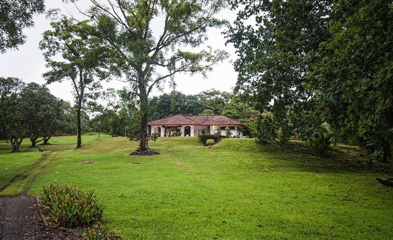Fruit Tree Farm with Pool, Alajuela
