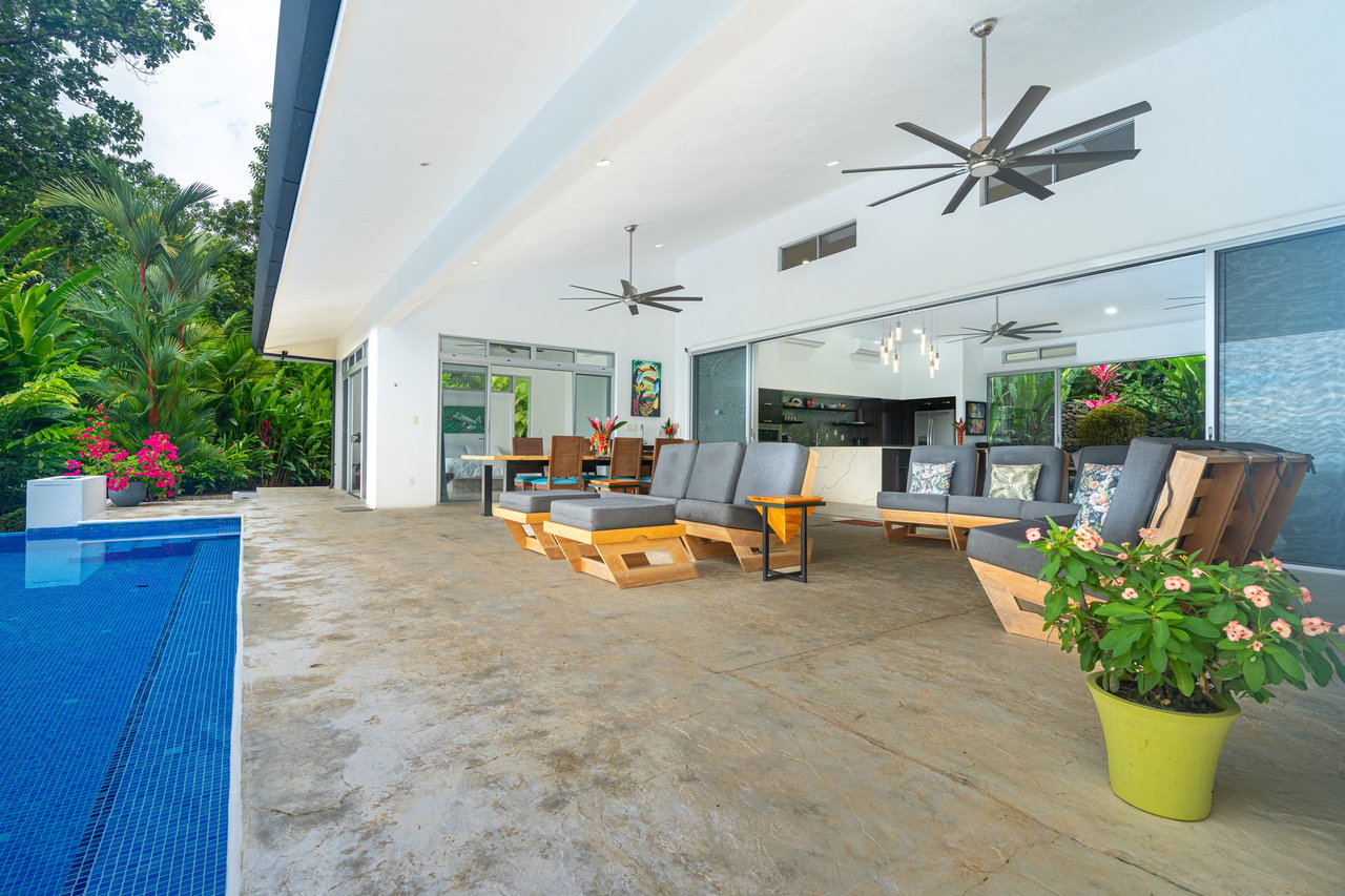 Modern Oceanview Infinity Pool Estate, Ojochal, Puntarenas