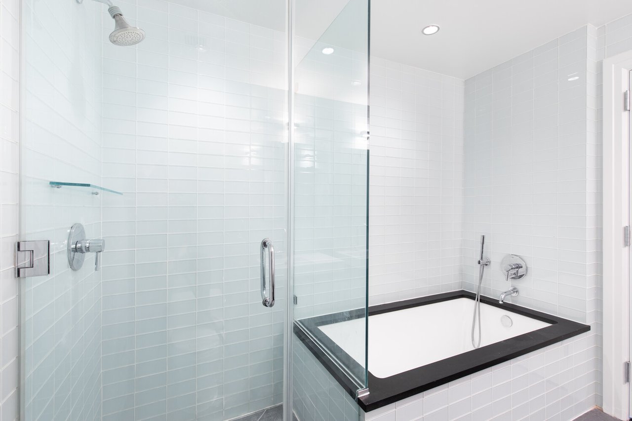 550 West 54th Street, Apt 24V
